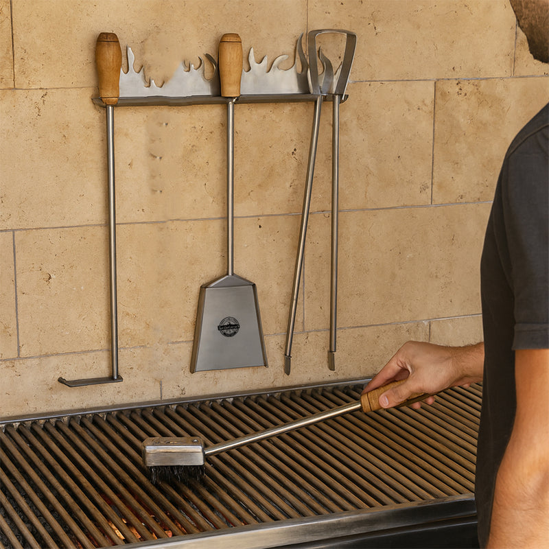 Cargue la imagen en el visor de la galería, Kit Brasero – Set de Herramientas con Colgador (La Carbonera Grill)
