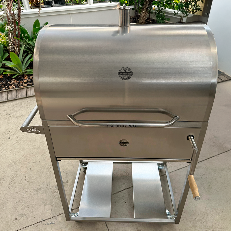 Cargue la imagen en el visor de la galería, Parrilla Movible con Tapa Ahumadora Smoked Pro — La Carbonera Grill (AISI 304)
